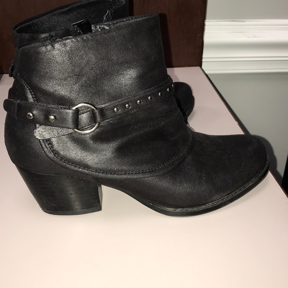 Black Baretrap booties